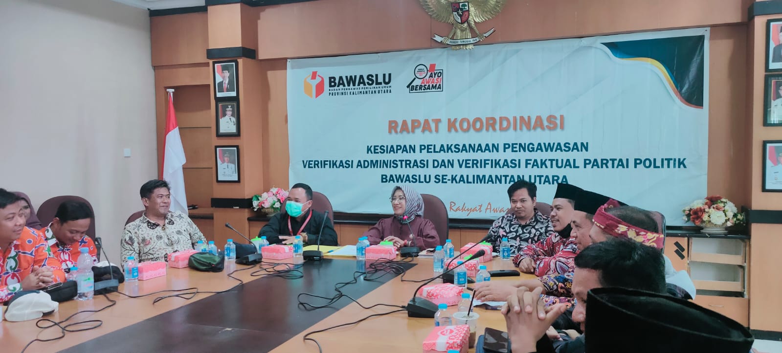 Bawaslu Kaltara serahkan akun Sipol kepada Bawaslu Kabupaten Kota.