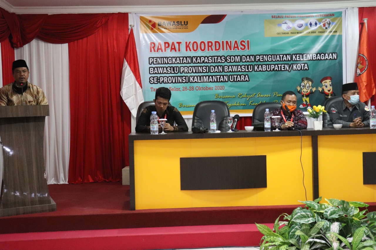 Jelang Tahapan Pungut Hitung, Bawaslu Kaltara Laksanakan Rakoor SDM