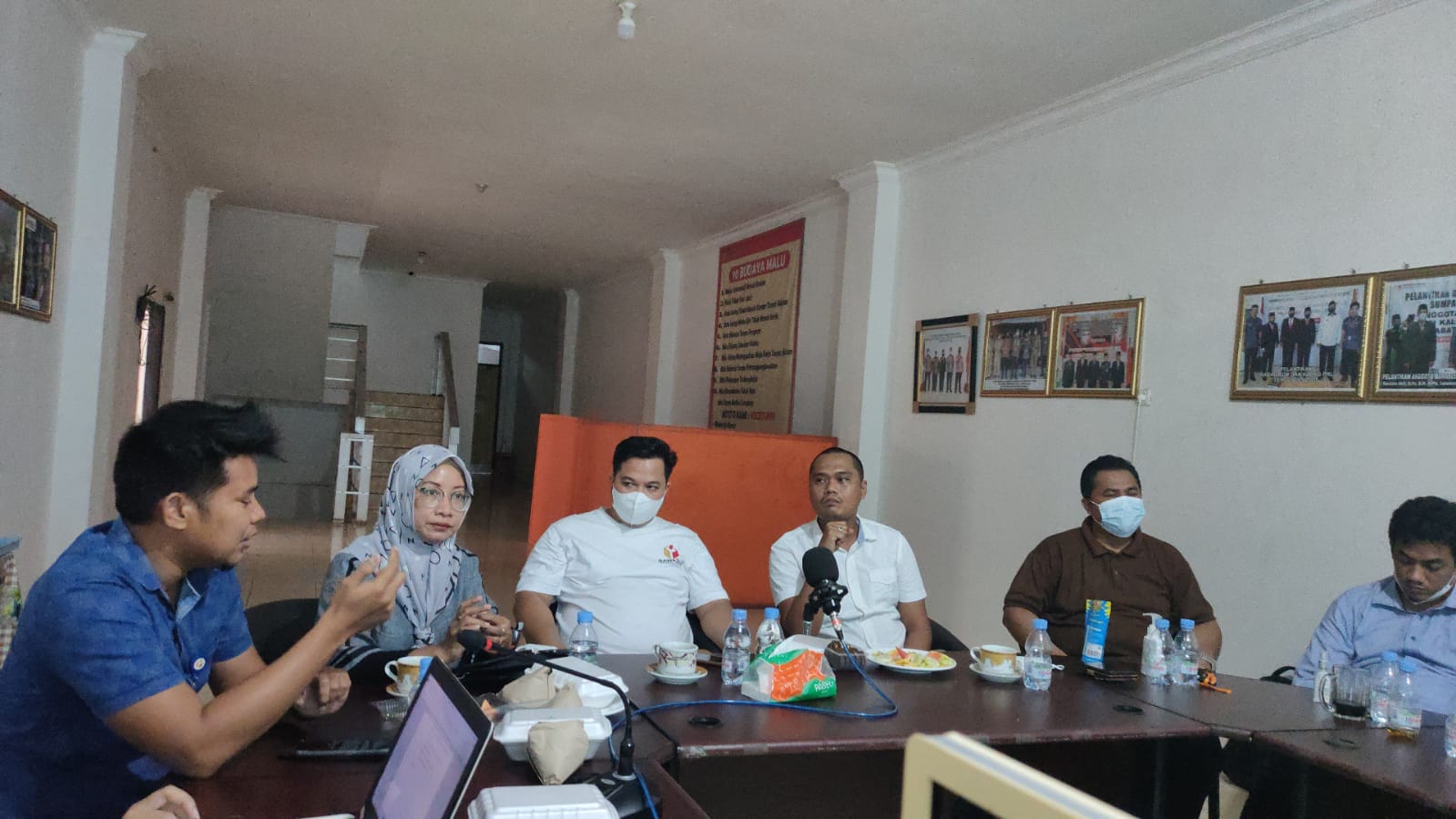 Tingkatkan Pelayanan Informasi Publik, Bawaslu Kaltara Lakukan Rapat