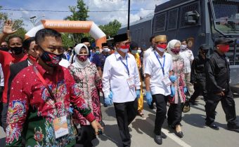Bapaslon IRAW Daftar Ketiga Di Kantor KPU Kaltara