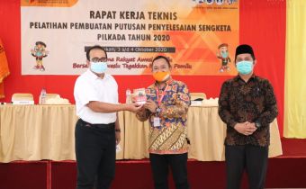 Bawaslu Kaltara Laksanakan Pelatihan Pembuatan Putusan Sengketa
