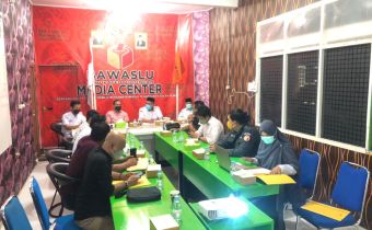 Susun Naskah Mediasi dan Adjudikasi Bawaslu Kaltara Gelar Rapat